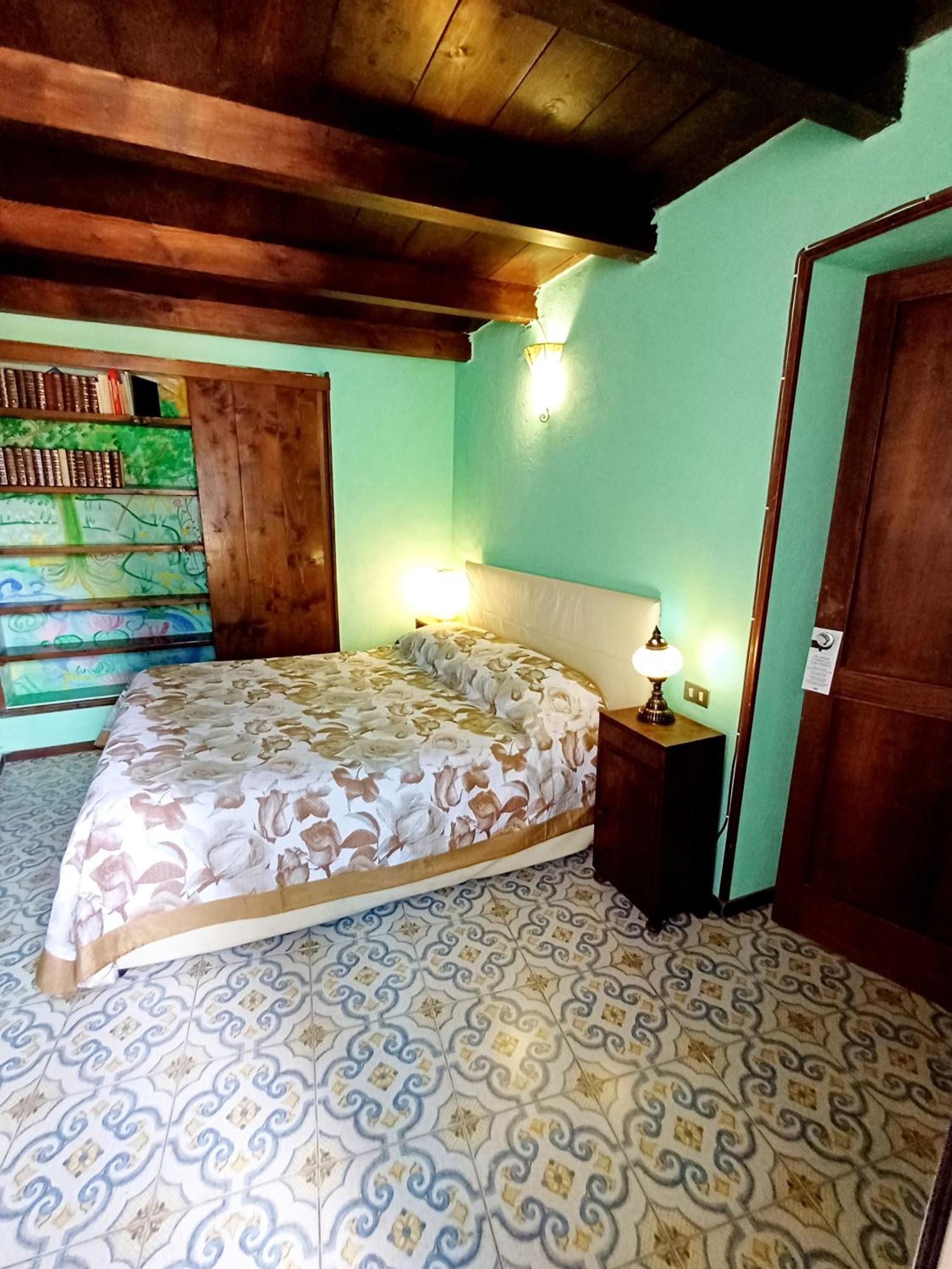 Goldencube Guest house Naples