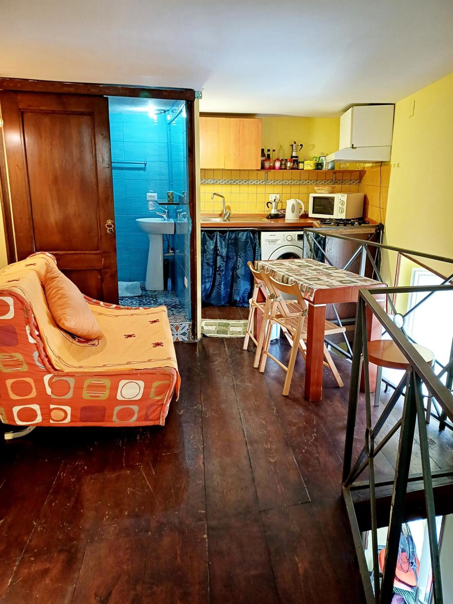 Goldencube Guest house